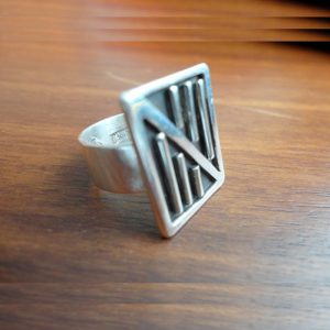 Anillo de Plata Cuadrado con hilos soldados